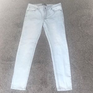 FOREVER 21, MENS SKINNY 5 POCKET JEANS, SIZE 33, COLOR: LIGHT BLUE DENIM - R